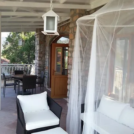 Gasthof The Address Selimiye *