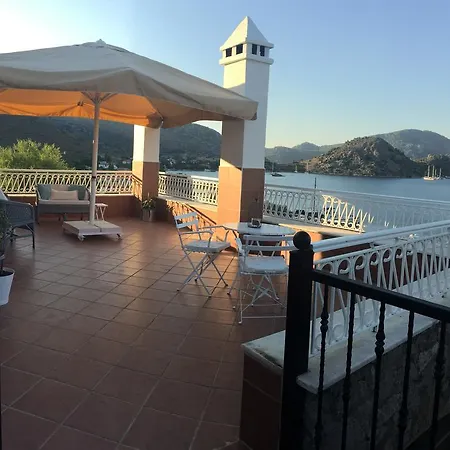 Gasthof The Address Selimiye *